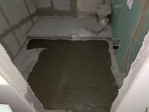Монтаж теплого пола в ванной.