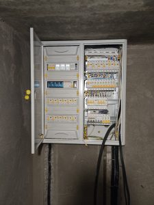 Электромонтажные работы в загородном доме. Колодищи, полигон.