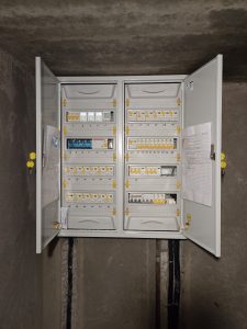 Электромонтажные работы в загородном доме. Колодищи, полигон.
